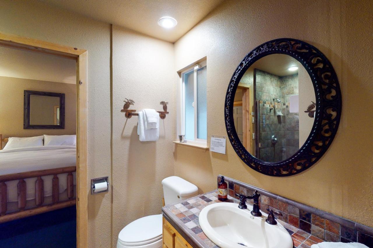 Yosemite Silvertip Lodge フィッシュ・キャンプ エクステリア 写真